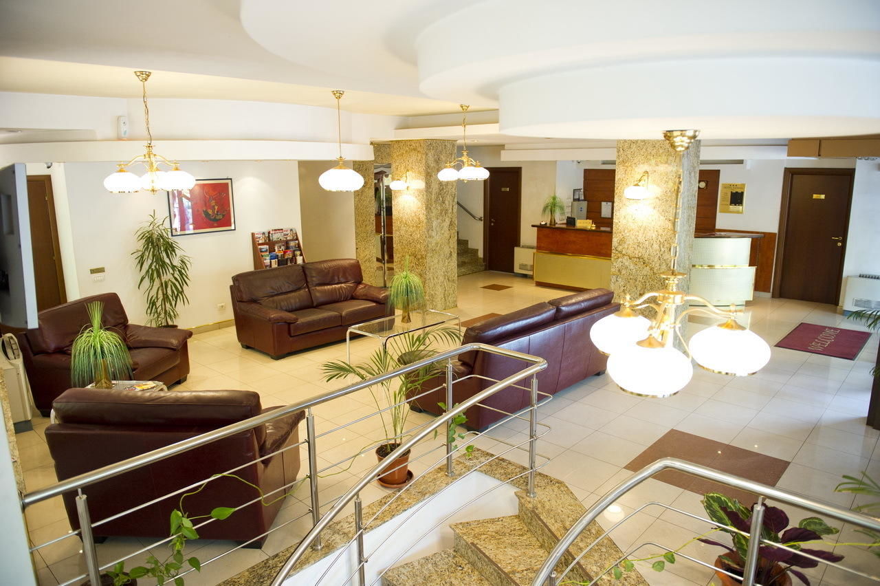 Отель Samaa Hotel Бухарест-21